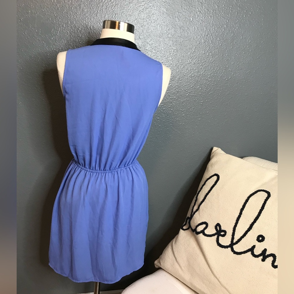 **Donated 2024** Eighty sixty blue sleeveless blouse size small - Picture 3 of 9